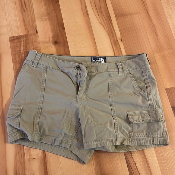 The North Face Pants - The North Face short cargo shorts